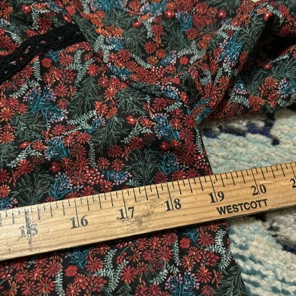 New with tags, Matilda, Jane, red green and black floral blouse with lace trim-S - Picture 5 of 7
